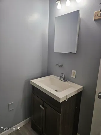 $1,100 | 38 Main Street, Unit 2, Coeymans, NY 12045