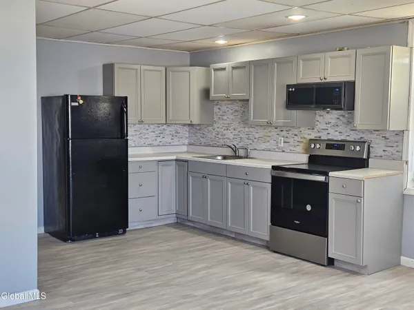 $1,100 | 38 Main Street, Unit 2, Coeymans, NY 12045