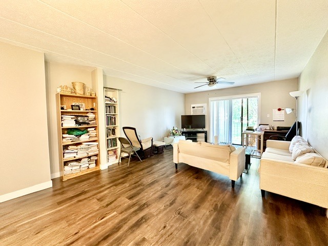 264 East Bailey Road, Unit H Naperville, IL 60565 - Photo 3 of 15 Gallery Image 3