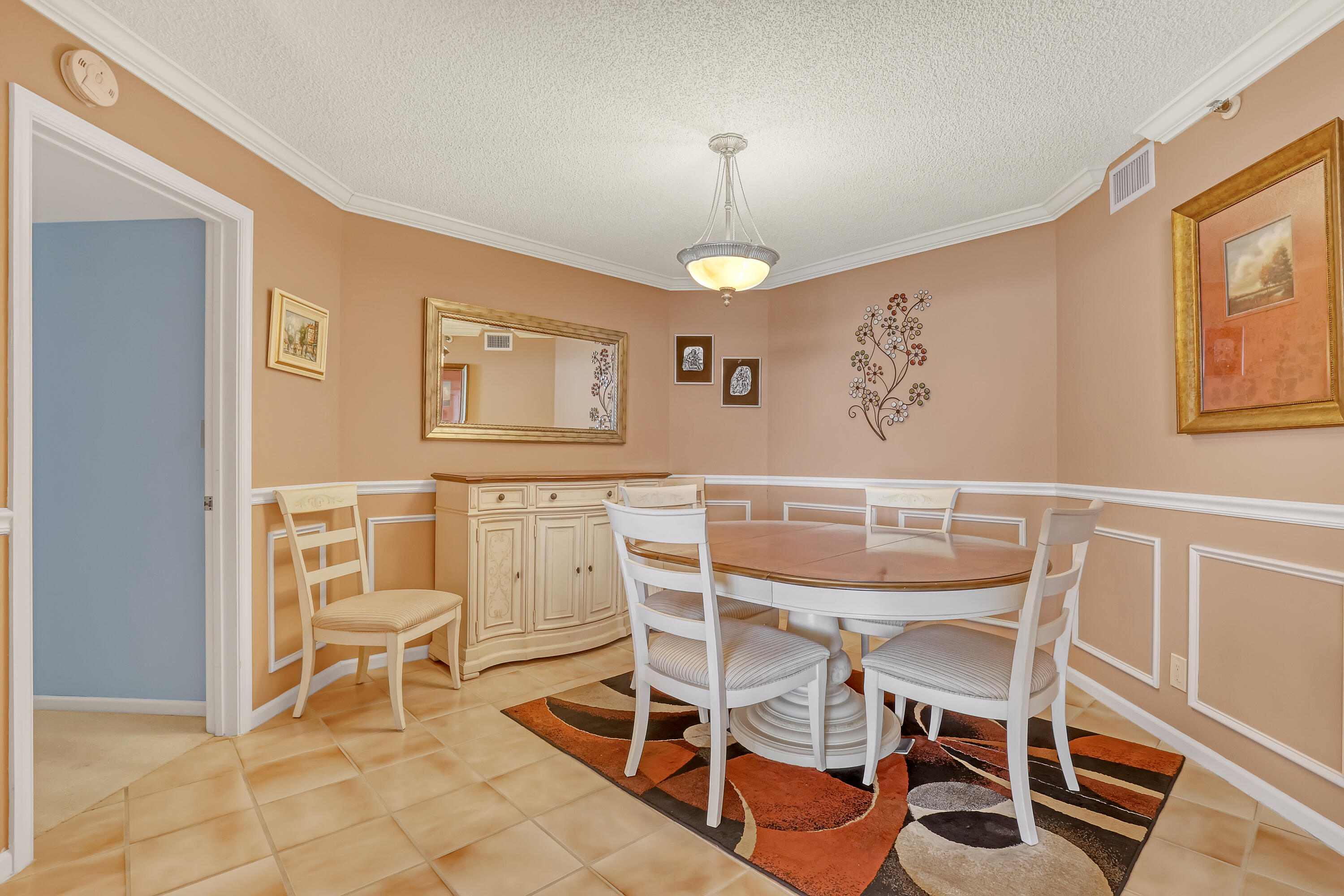5200 North Ocean Drive, Unit 904 Singer Island, FL 33404 - Photo 11 of 60 Dining Room
