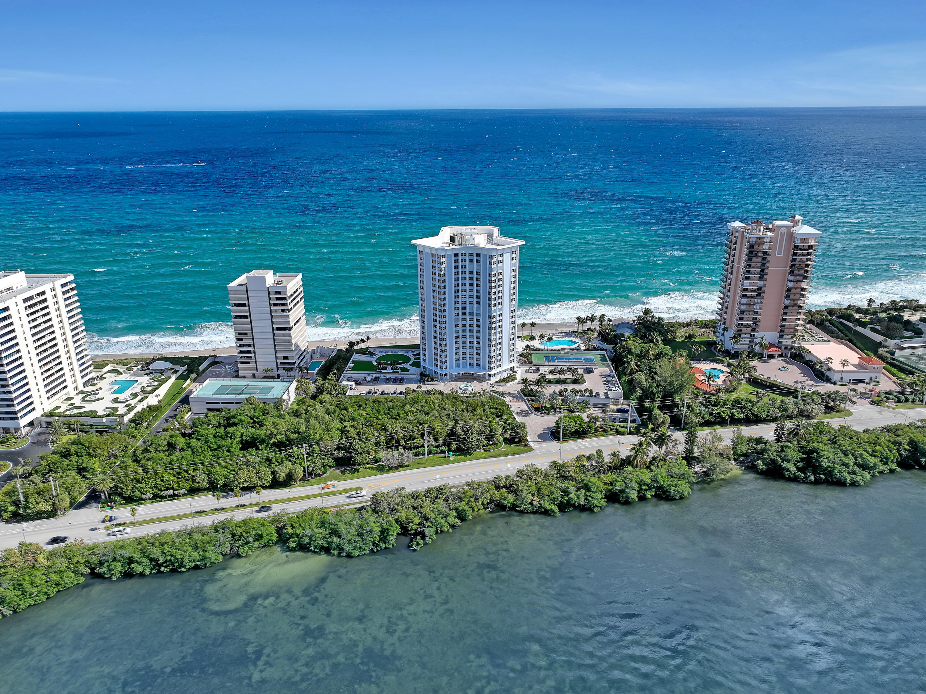 5200 North Ocean Drive, Unit 904 Singer Island, FL 33404 - Photo 37 of 60 Corniche