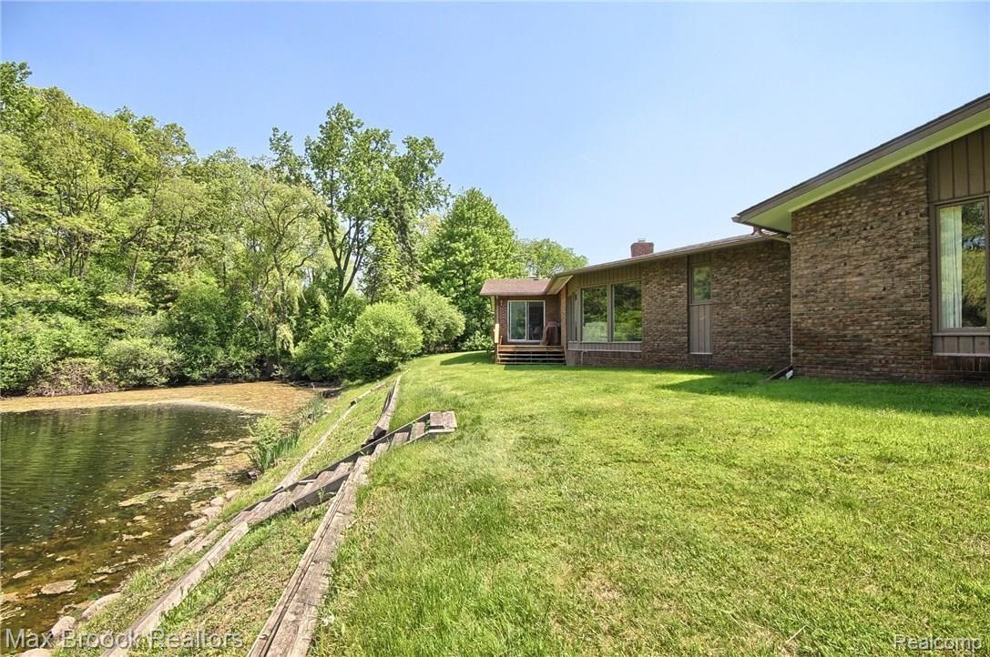 4560 Brightmore Road Bloomfield Hills, MI 48302 - Photo 28 of 29 Backyard.jpg