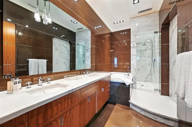 $8,195,000 | 2555 North Pearl Street, Unit 2200, Dallas, TX 75201