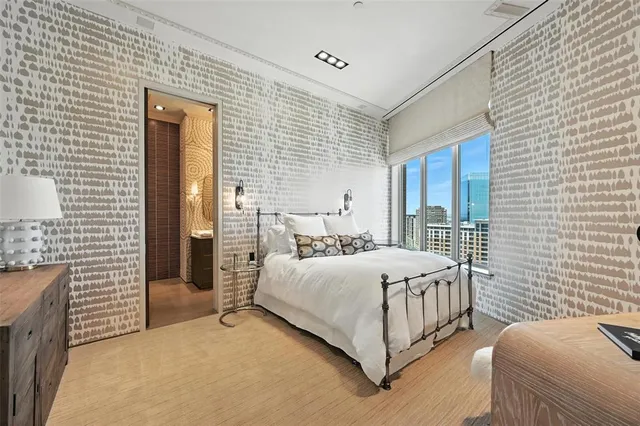 $8,195,000 | 2555 North Pearl Street, Unit 2200, Dallas, TX 75201