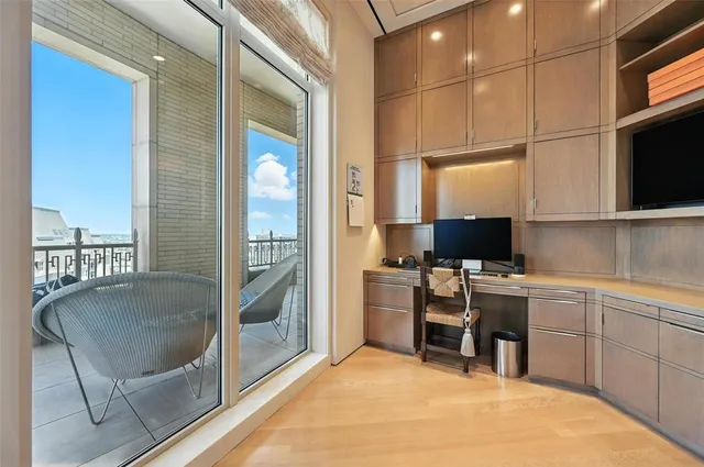 $8,195,000 | 2555 North Pearl Street, Unit 2200, Dallas, TX 75201