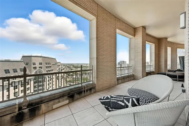 $8,195,000 | 2555 North Pearl Street, Unit 2200, Dallas, TX 75201