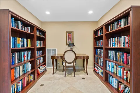 $746,500 | 511 Bayshore Drive, Unit 904, Fort Lauderdale, FL 33304