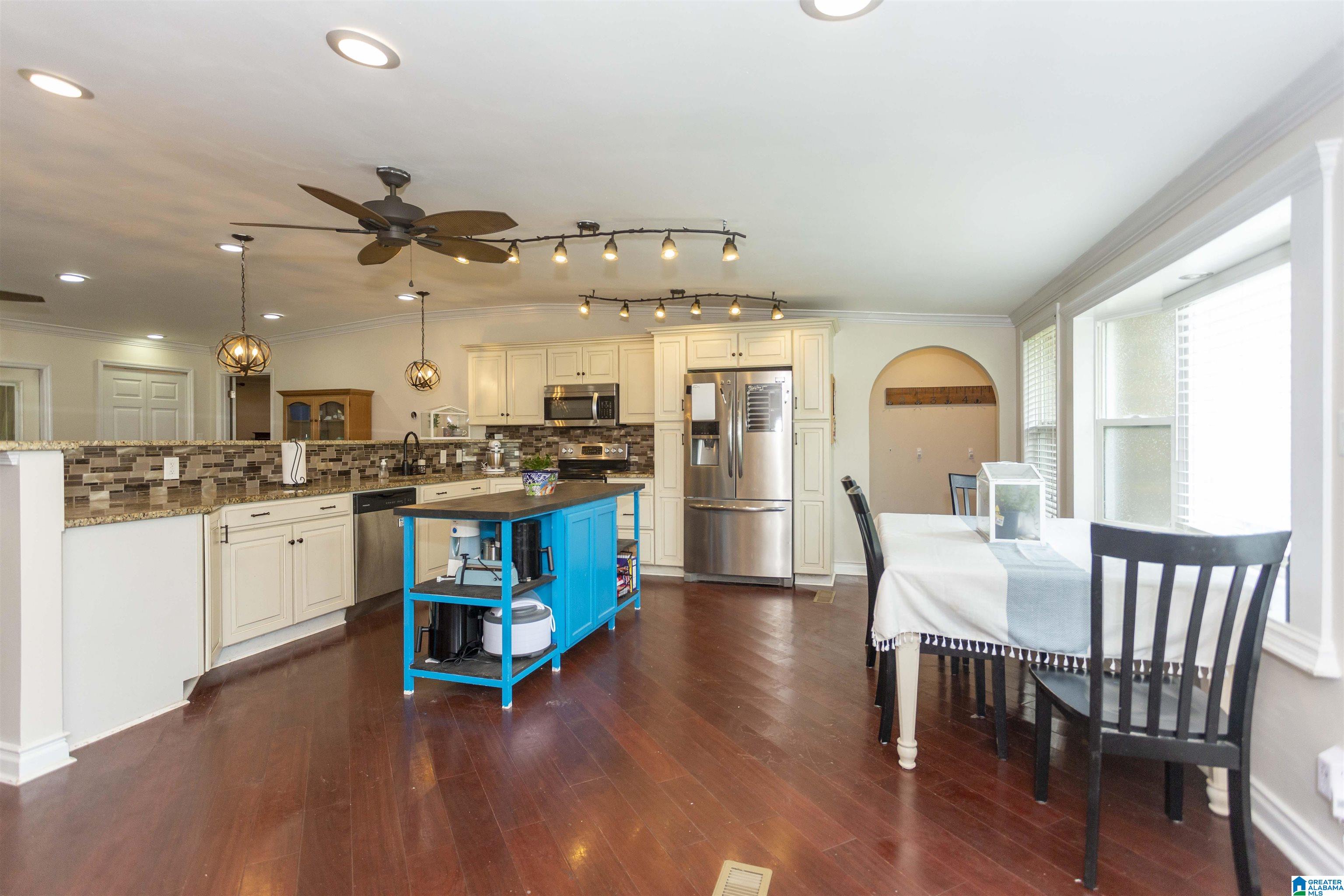 1852 Canyon Road Birmingham, AL 35216 - Photo 8 of 49