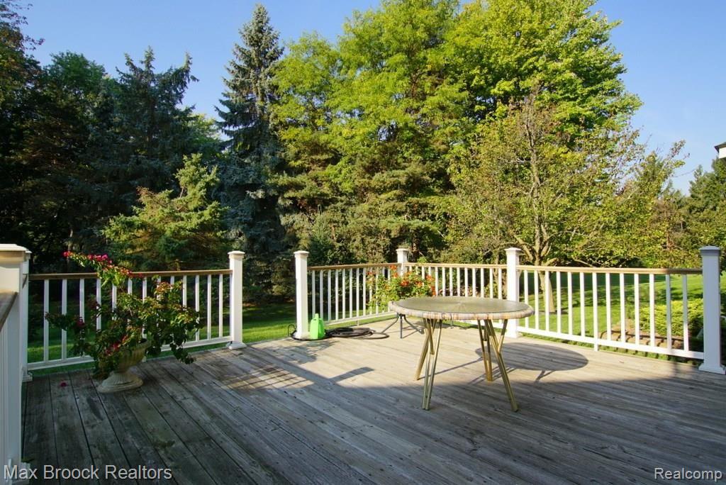 36296 Fredericksburg Road Farmington Hills, MI 48331 - Photo 19 of 30