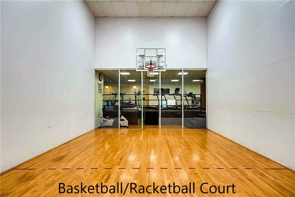 40 North Interstate Highway 35, Unit 4A4 Austin, TX 78701 - Photo 36 of 40 a view of a swimming pool