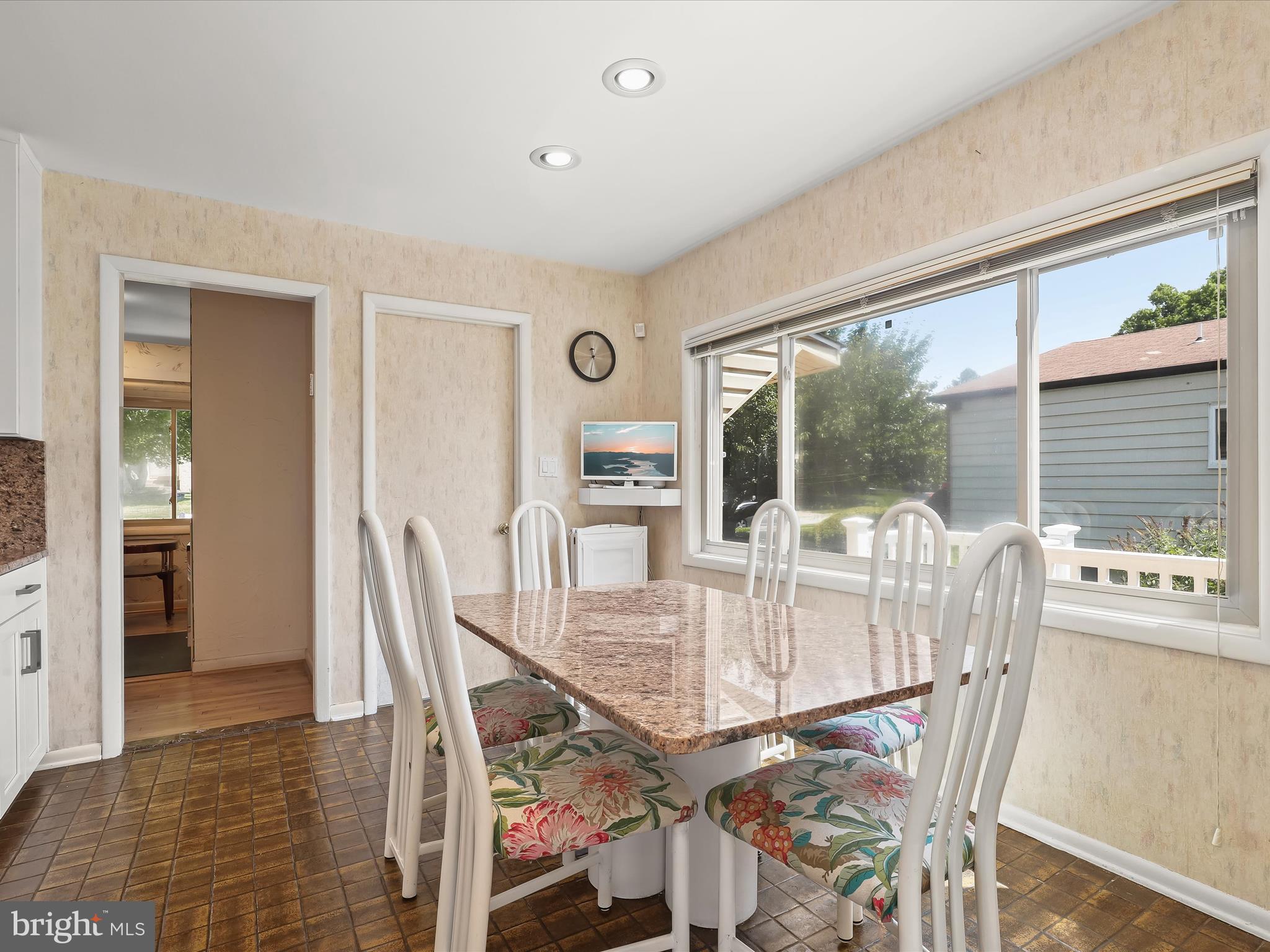 2009 Jolly Road Baltimore, MD 21209 - Photo 12 of 53 Breakfast Nook