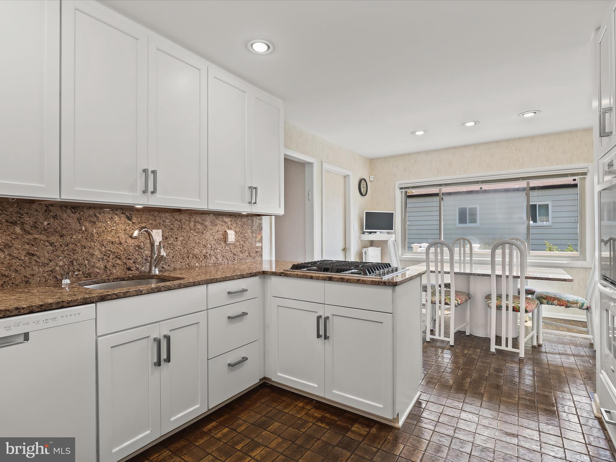 2009 Jolly Road Baltimore, MD 21209 - Photo 16 of 53 Kitchen