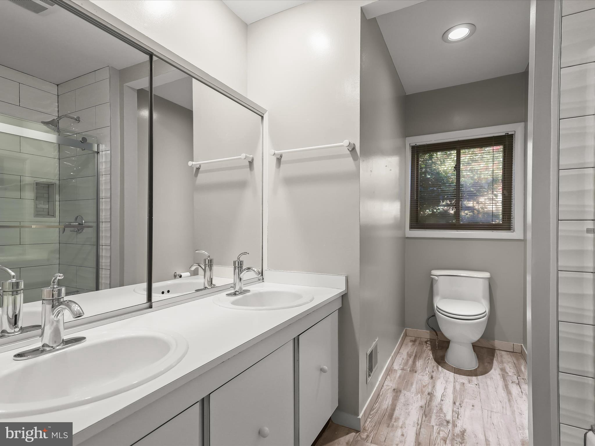 2009 Jolly Road Baltimore, MD 21209 - Photo 29 of 53 Second Full Bathroom