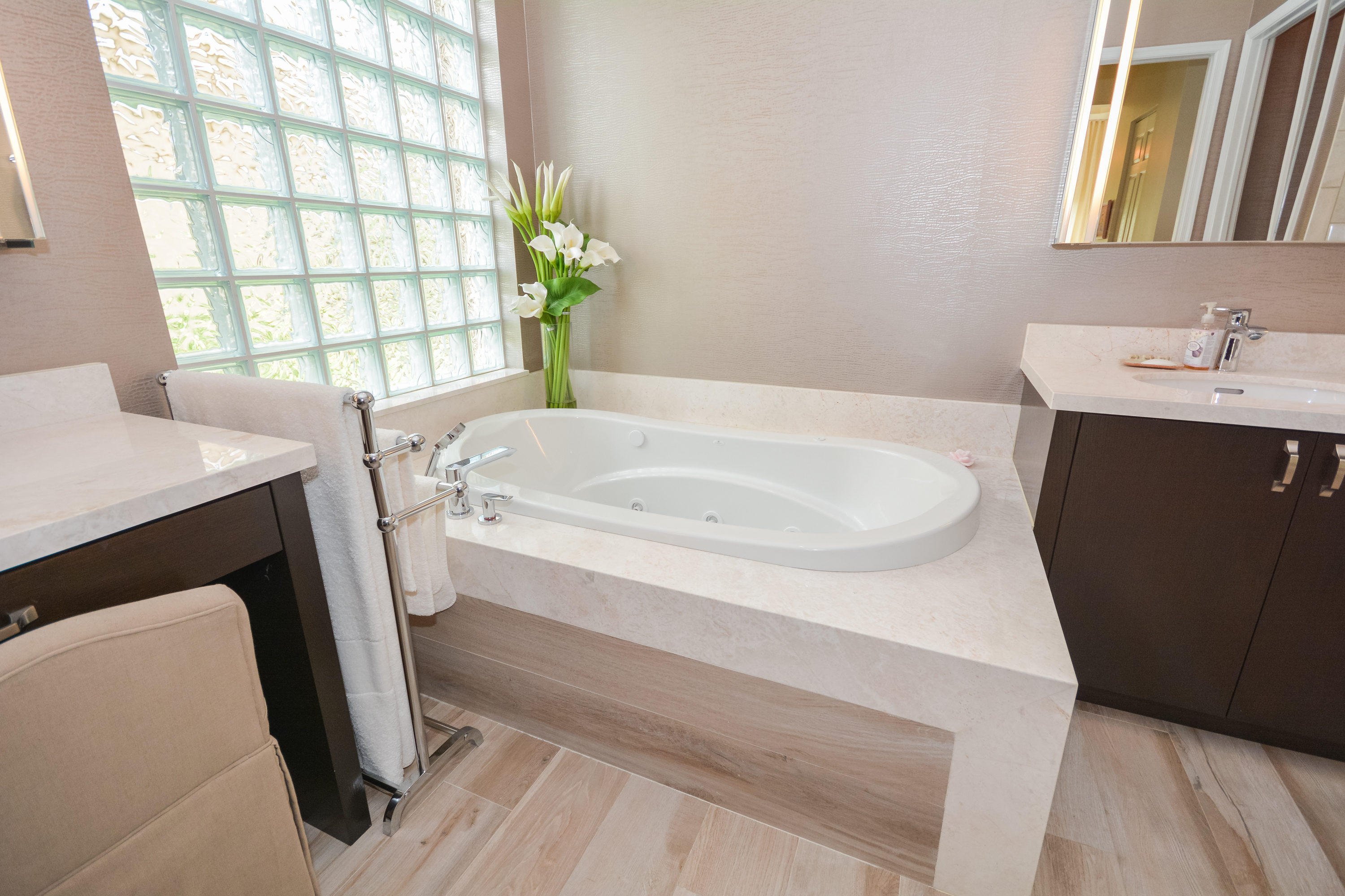 8290 Razorback Court Boynton Beach, FL 33473 - Photo 26 of 67 Drop-In Jetted Tub With Marble Surround