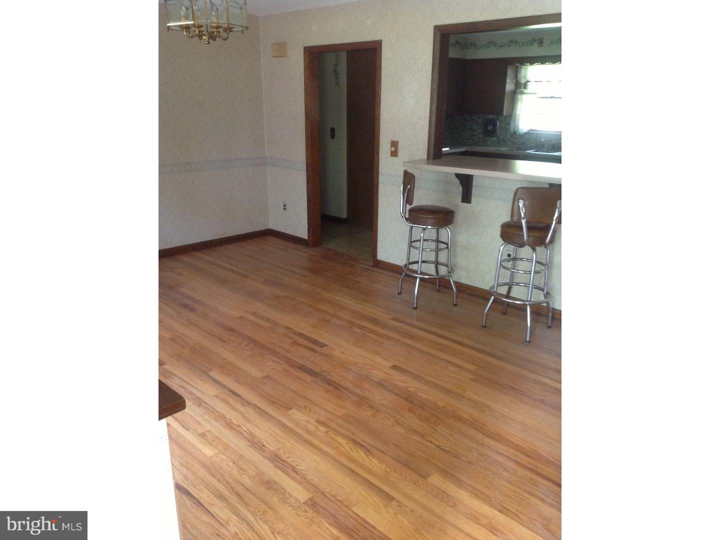 225 Buck Road Pittsgrove, NJ 08318 - Photo 4 of 10 Family Room