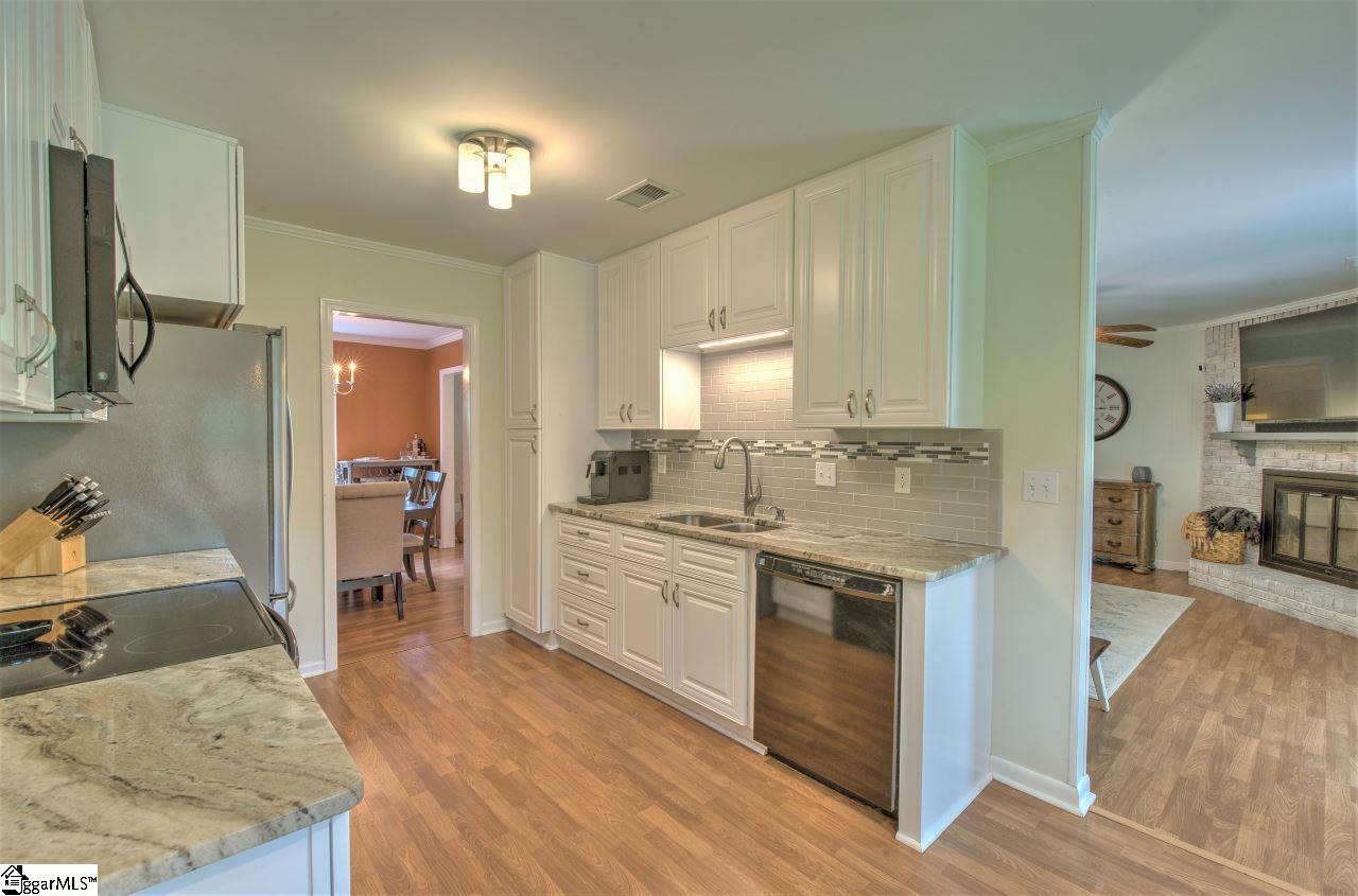 11 Eagle Ridge Lane Greenville, SC 29615 - Photo 12 of 33 Gallery Image 12
