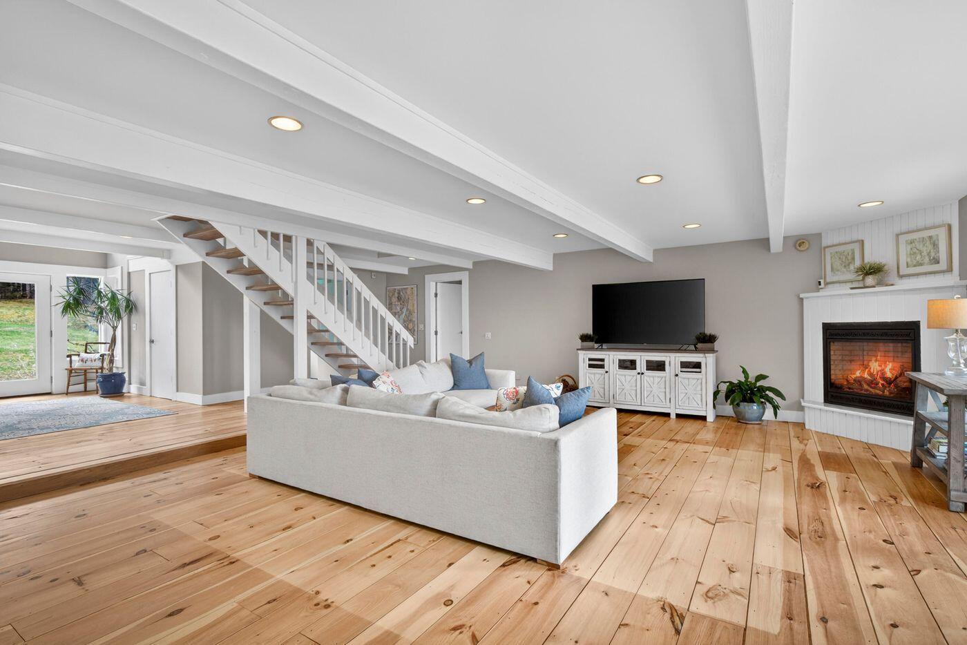 24 Split Rock Way Penobscot, ME 04476 - Photo 4 of 32 W5-ME2977_4