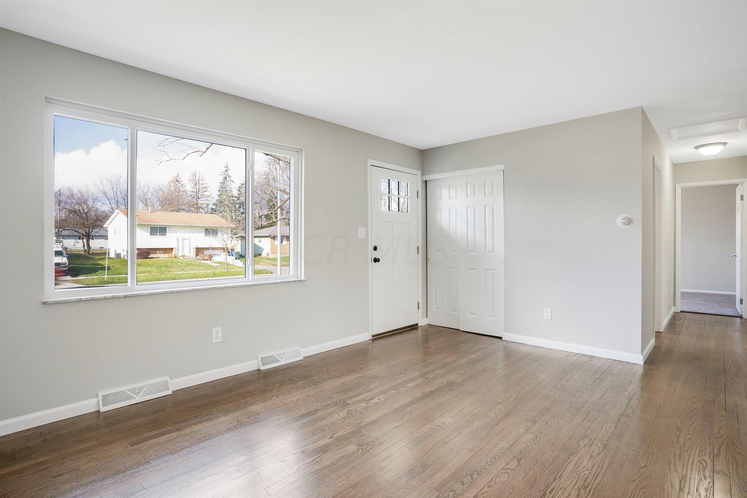 6488 Karl Road Columbus, OH 43229 - Photo 3 of 18 Gallery Image 3