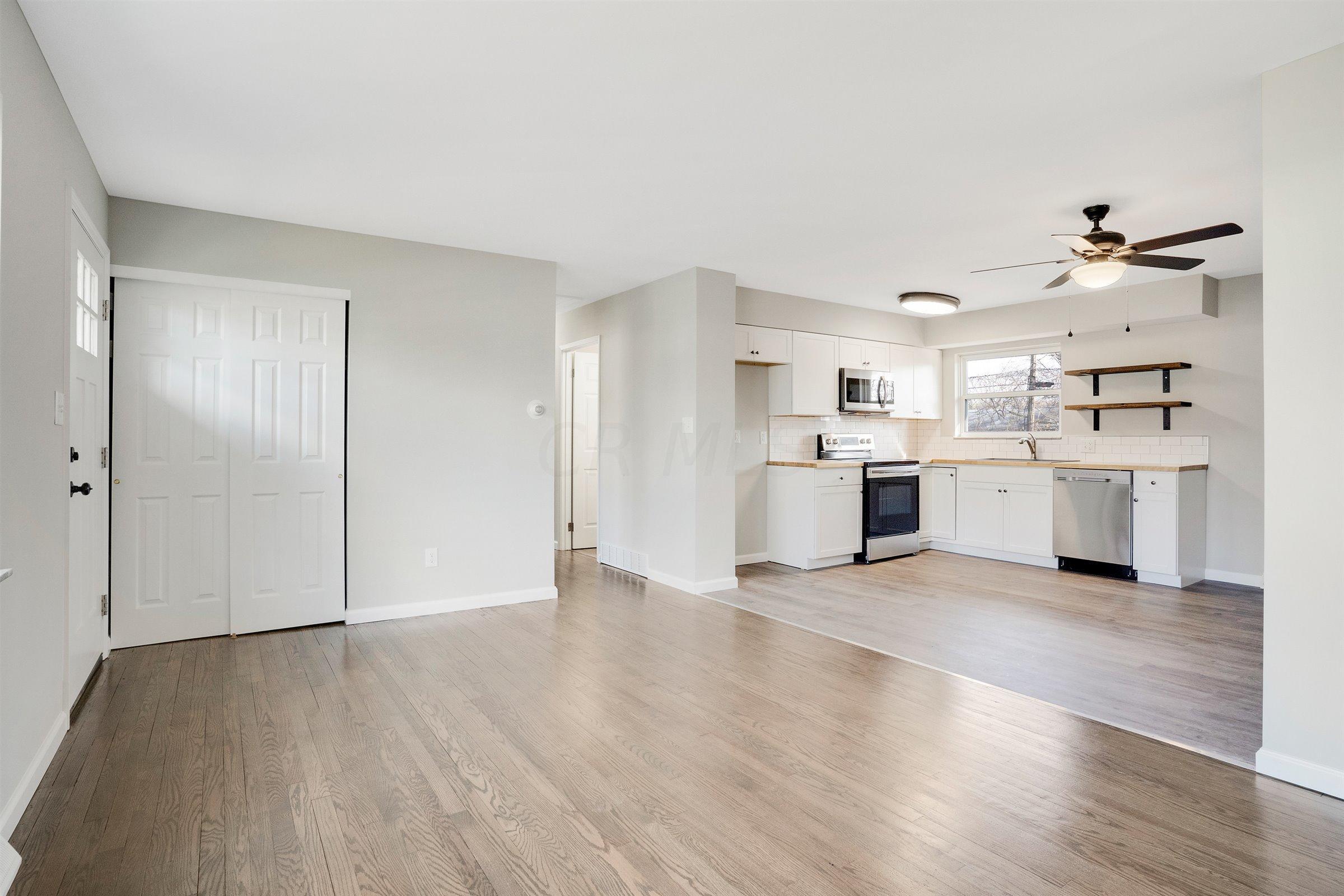 6488 Karl Road Columbus, OH 43229 - Photo 4 of 18 Gallery Image 4