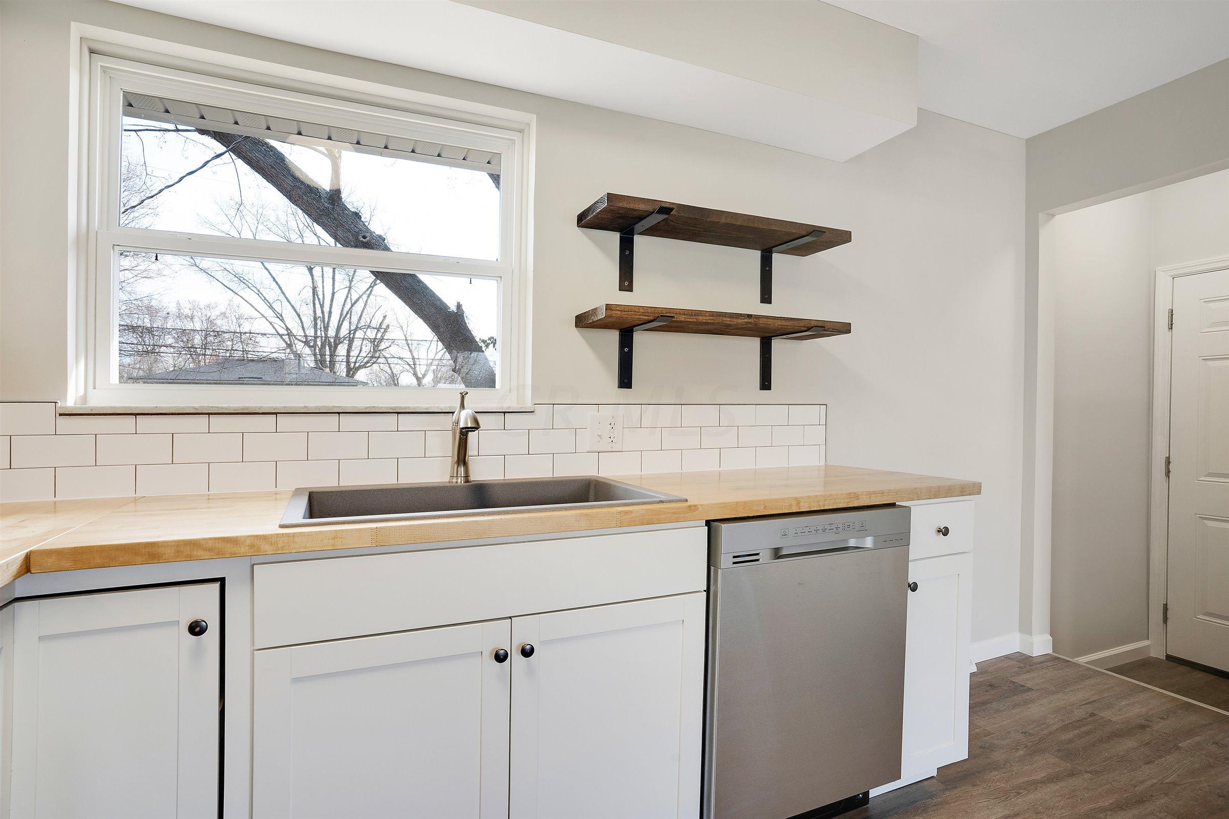 6488 Karl Road Columbus, OH 43229 - Photo 6 of 18 Gallery Image 6