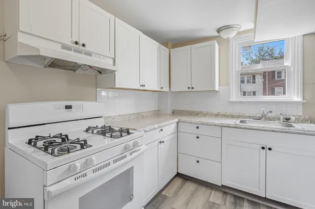 $169,900 | 18 South Pennewell Drive, Wilmington, DE 19809