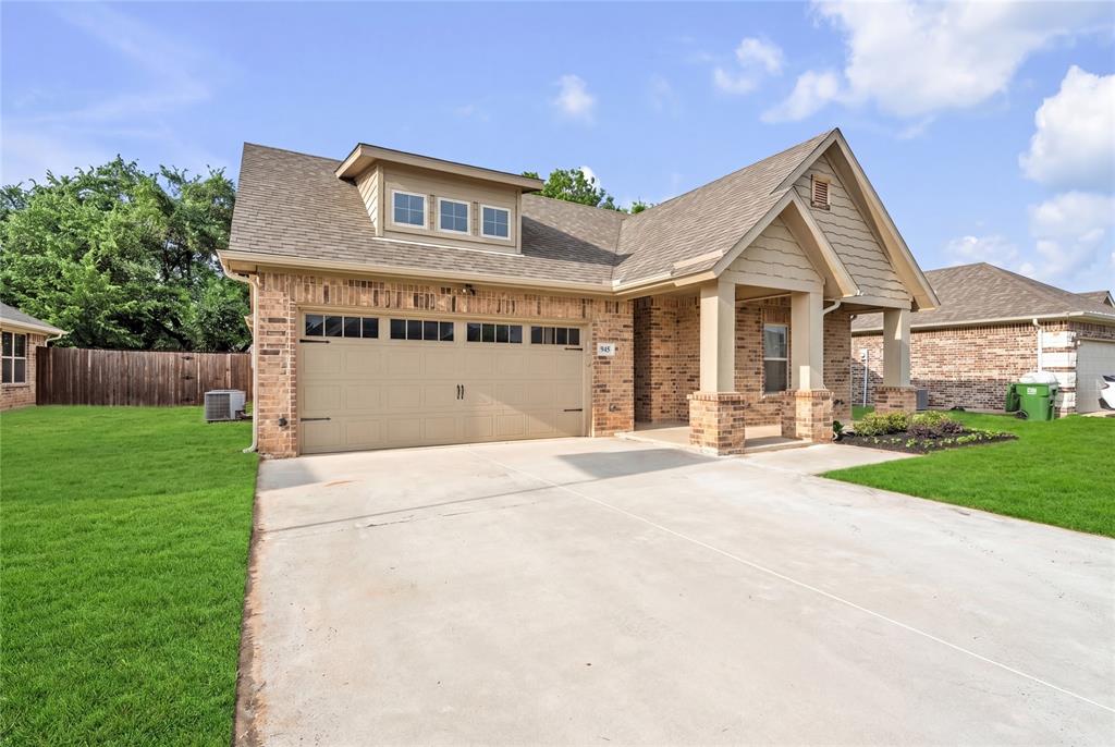 945 Sam Street Springtown, TX 76082 - Photo 3 of 39