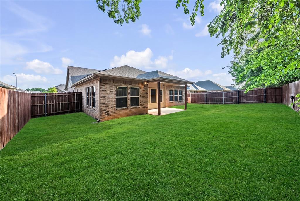 945 Sam Street Springtown, TX 76082 - Photo 33 of 39