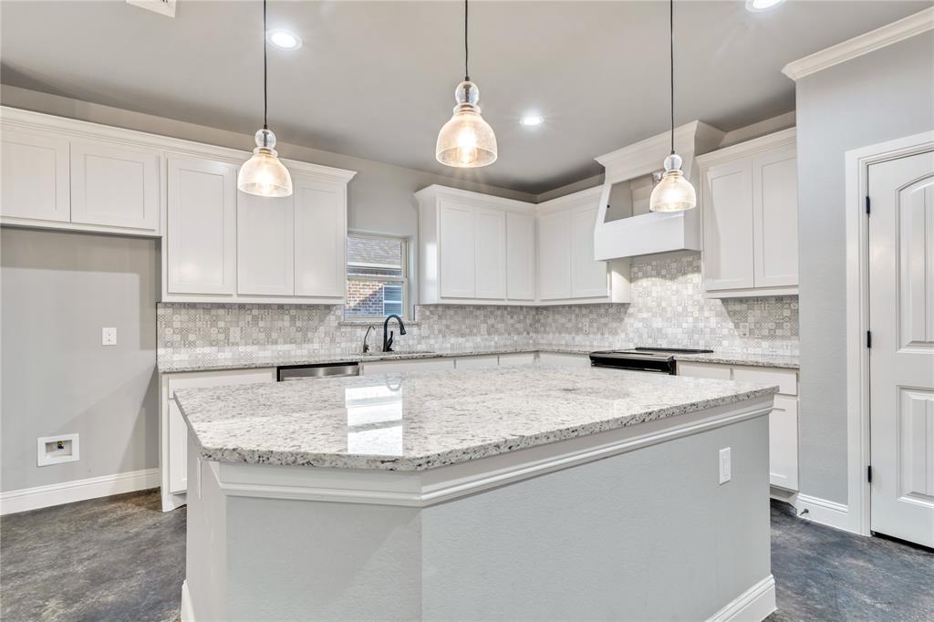 945 Sam Street Springtown, TX 76082 - Photo 8 of 39