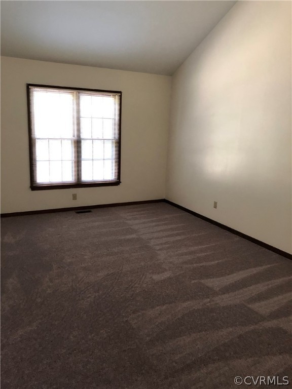 8700 Pleasant Ridge Road Richmond, VA 23237 - Photo 5 of 20 LARGE GREAT ROOM WITH CEILING FAN