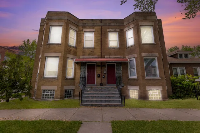 $475,000 | 6601 South St Lawrence Avenue, Chicago, IL 60637