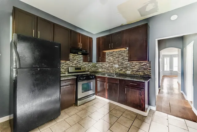 $475,000 | 6601 South St Lawrence Avenue, Chicago, IL 60637