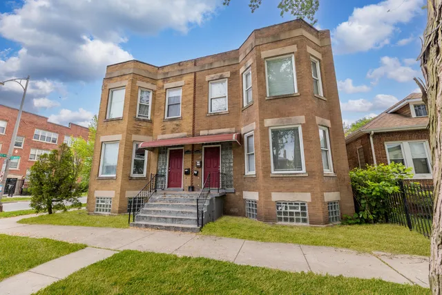 $475,000 | 6601 South St Lawrence Avenue, Chicago, IL 60637