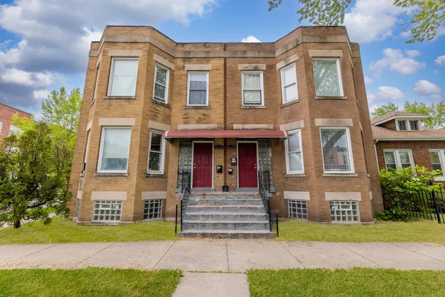 $475,000 | 6601 South St Lawrence Avenue, Chicago, IL 60637