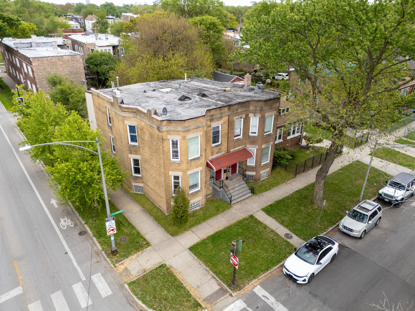 6601 South St Lawrence Avenue Chicago, IL 60637 - Photo 22 of 29 an aerial view of a house with a garden