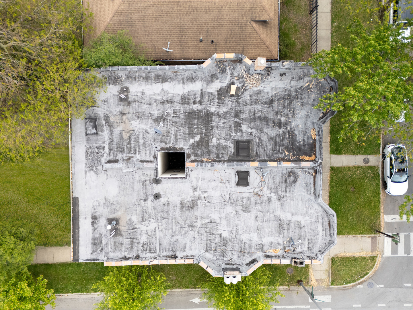 6601 South St Lawrence Avenue Chicago, IL 60637 - Photo 23 of 29 a aerial view of a house with a yard