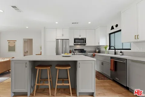 $1,685,000 | 2852 Burkshire Avenue, Los Angeles, CA 90064