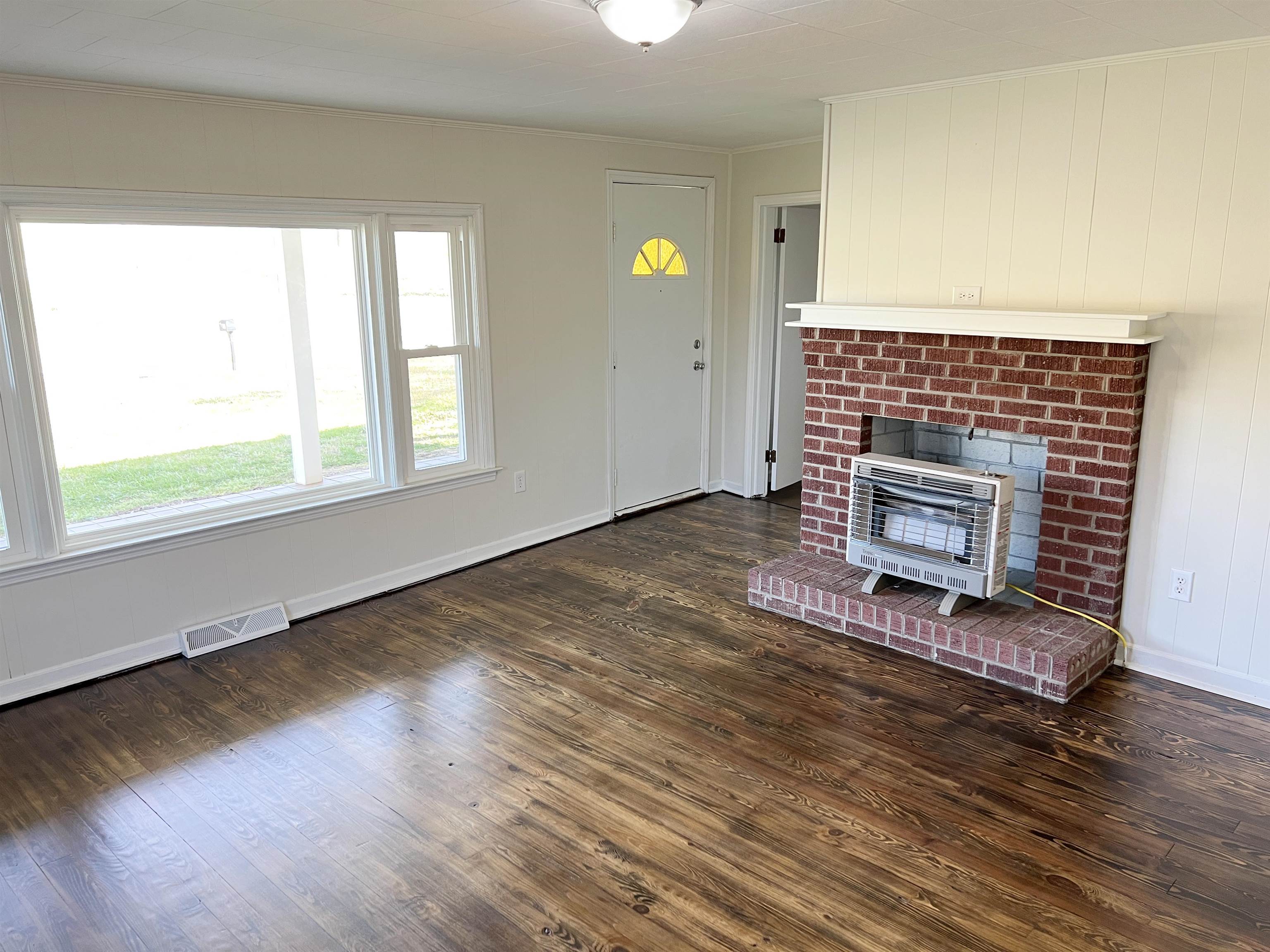 605 Motlow Creek Road Campobello, SC 29322 - Photo 4 of 24