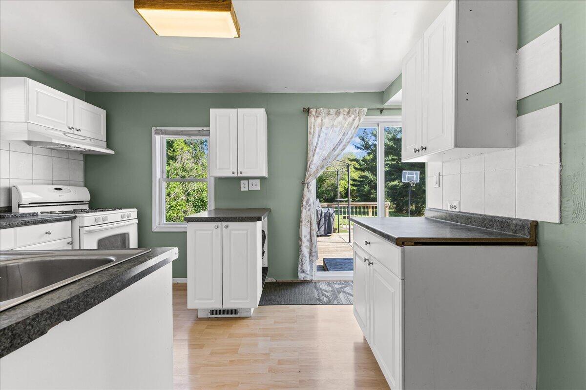 1049 Collier Road Auburn Hills, MI 48326 - Photo 13 of 36 20-IMG_5103_web