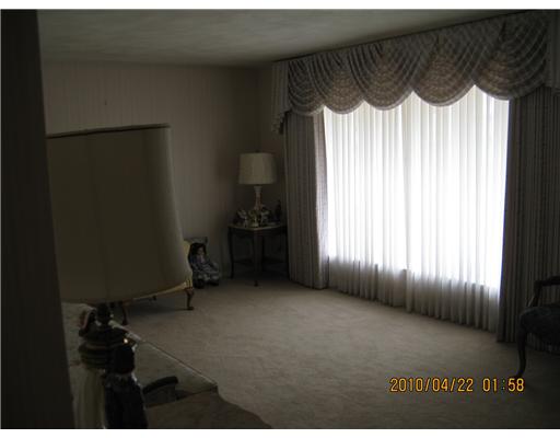 735 Centerville Road Warwick, RI 02886 - Photo 6 of 11 Living Room.