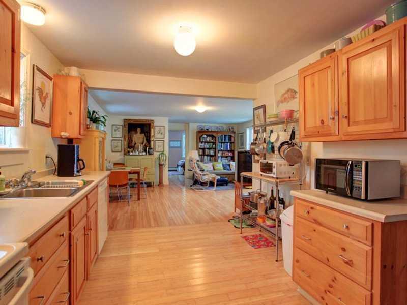 14 Prout Road Freeport, ME 04032 - Photo 8 of 32 Kitchen.