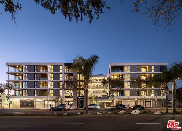 $15,995 | 9001 Santa Monica Boulevard, Unit 202, West Hollywood, CA 90069