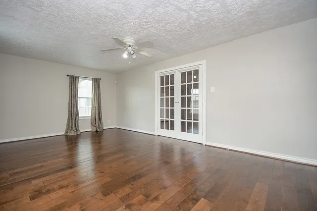 $2,750 | 3328 Southmore Boulevard, Houston, TX 77004