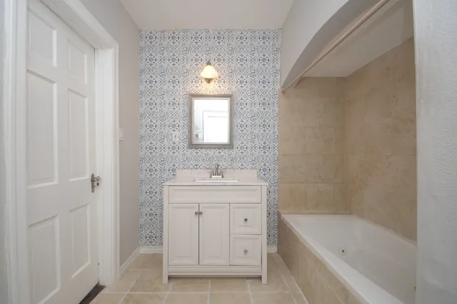 $2,750 | 3328 Southmore Boulevard, Houston, TX 77004