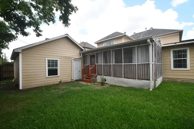 $2,750 | 3328 Southmore Boulevard, Houston, TX 77004