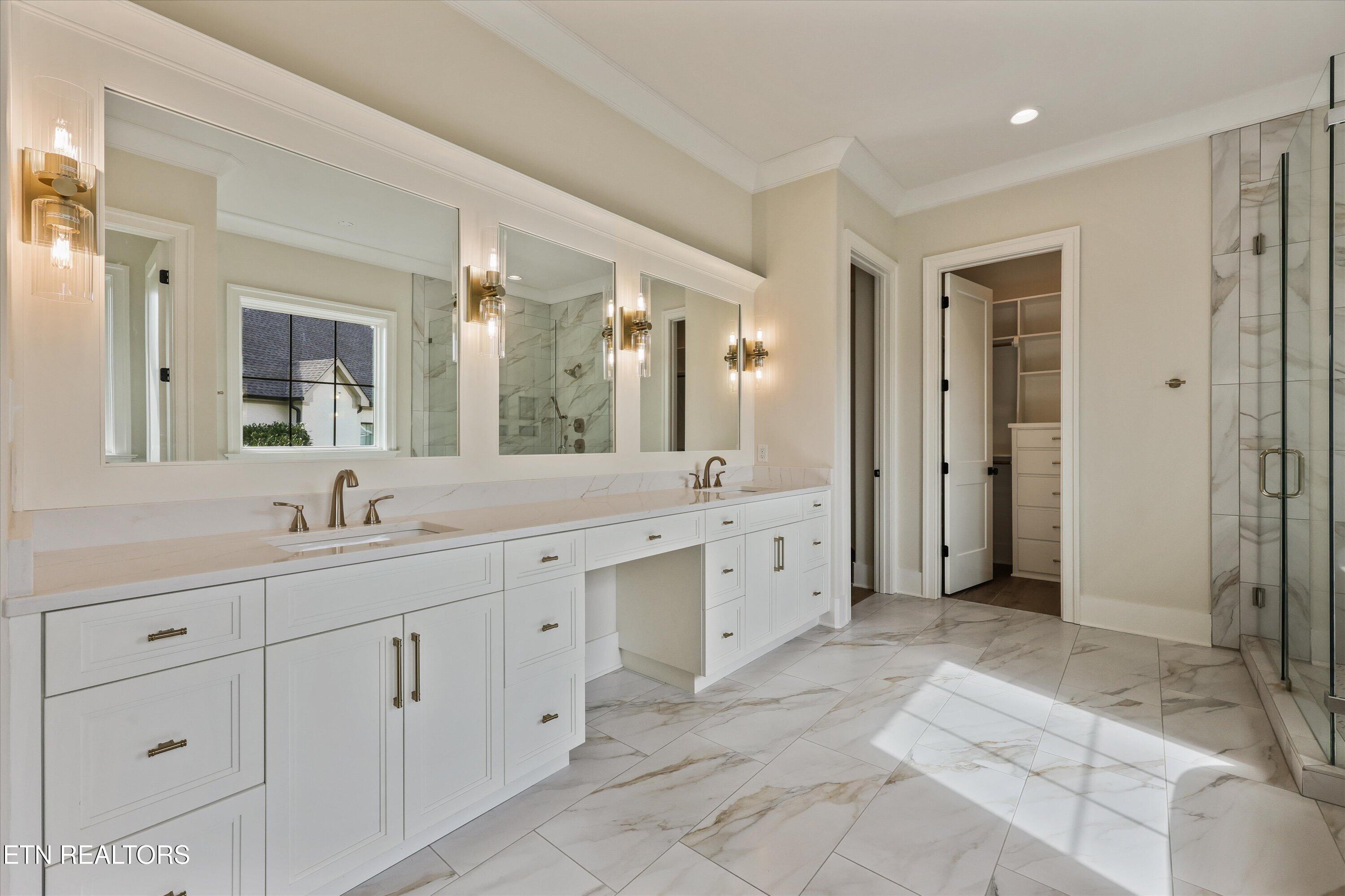 3741 Edgewater Way Louisville, TN 37777 - Photo 27 of 58 Primary Bathroom