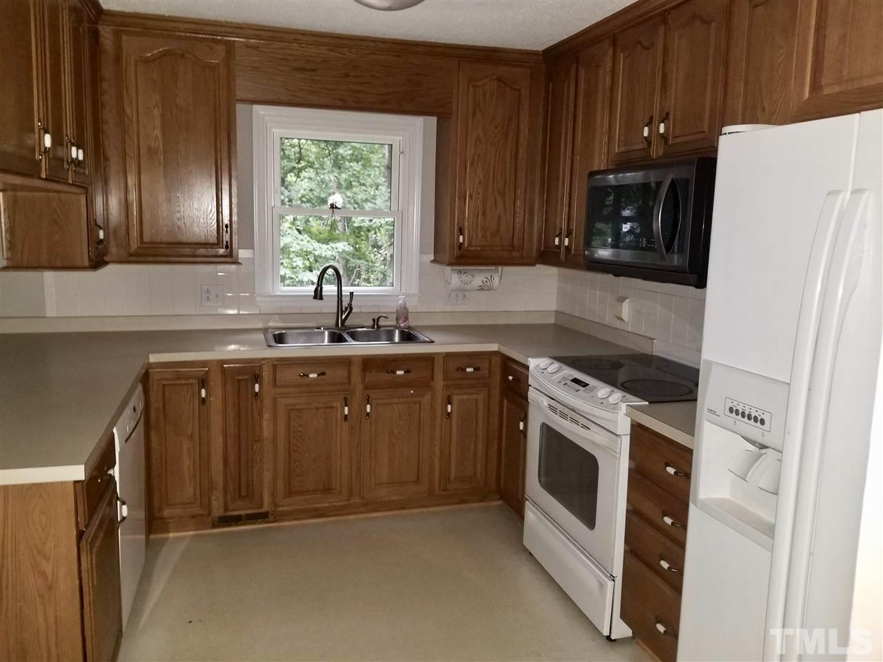 6420 Rockrest Court Raleigh, NC 27612 - Photo 5 of 22 Gallery Image 5