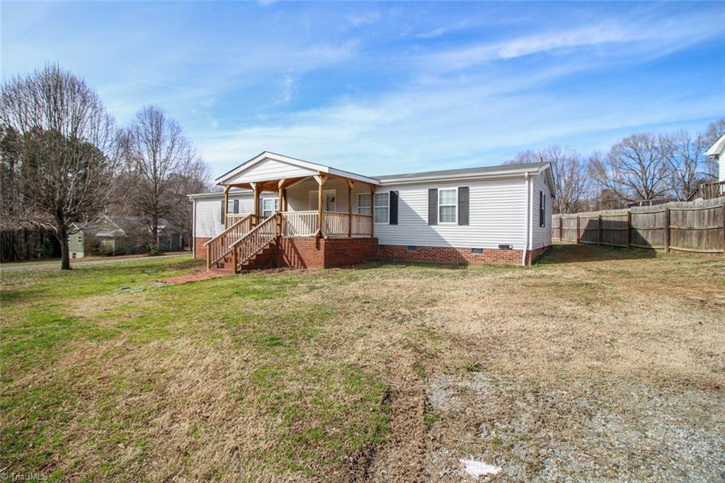 318 George Surratt Road Lexington, NC 27295 - Photo 2 of 17 Gallery Image 2