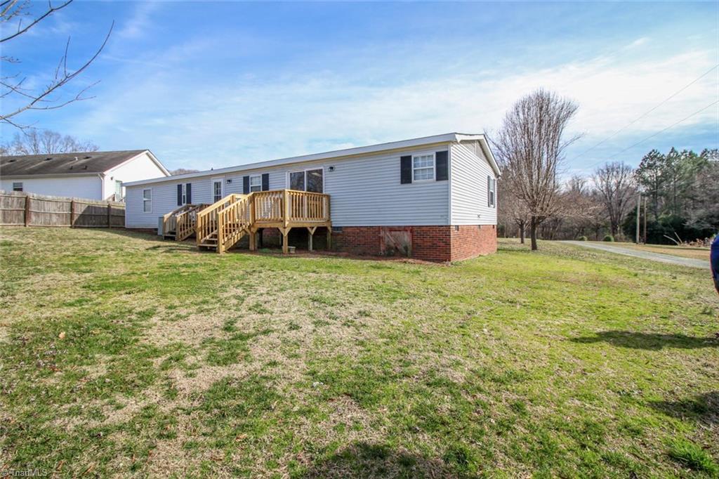 318 George Surratt Road Lexington, NC 27295 - Photo 3 of 17 Gallery Image 3