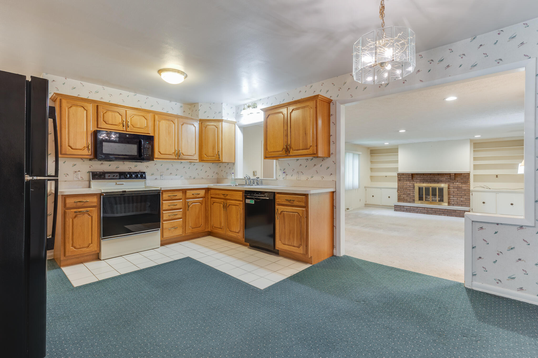 7535 Yorktown Road Lansing, MI 48917 - Photo 3 of 50 Kitchen