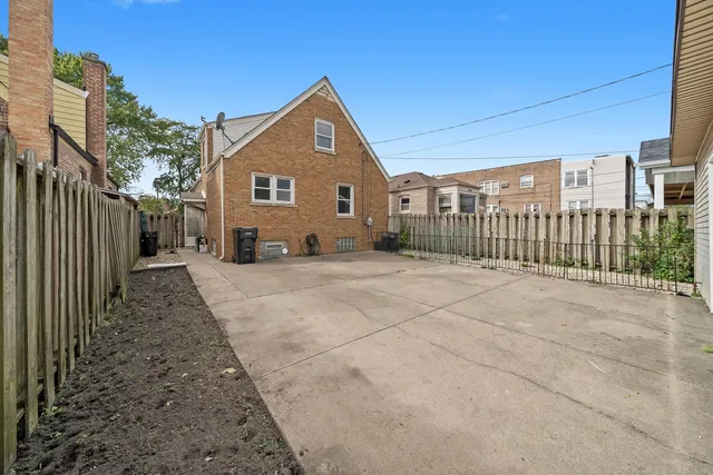 $215,000 | 10751 South Ave B, Chicago, IL 60617